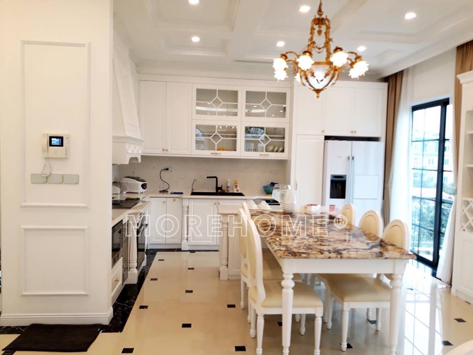 thi cong tu bep tan co dien